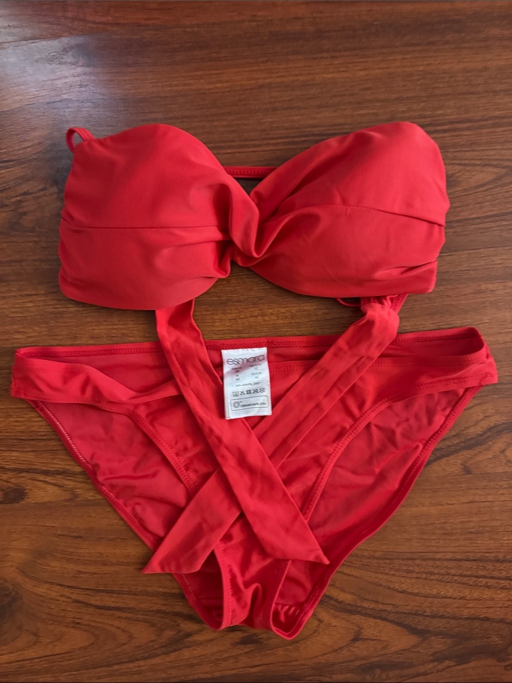 Espalda Red Twist Bandeau Bikini Set